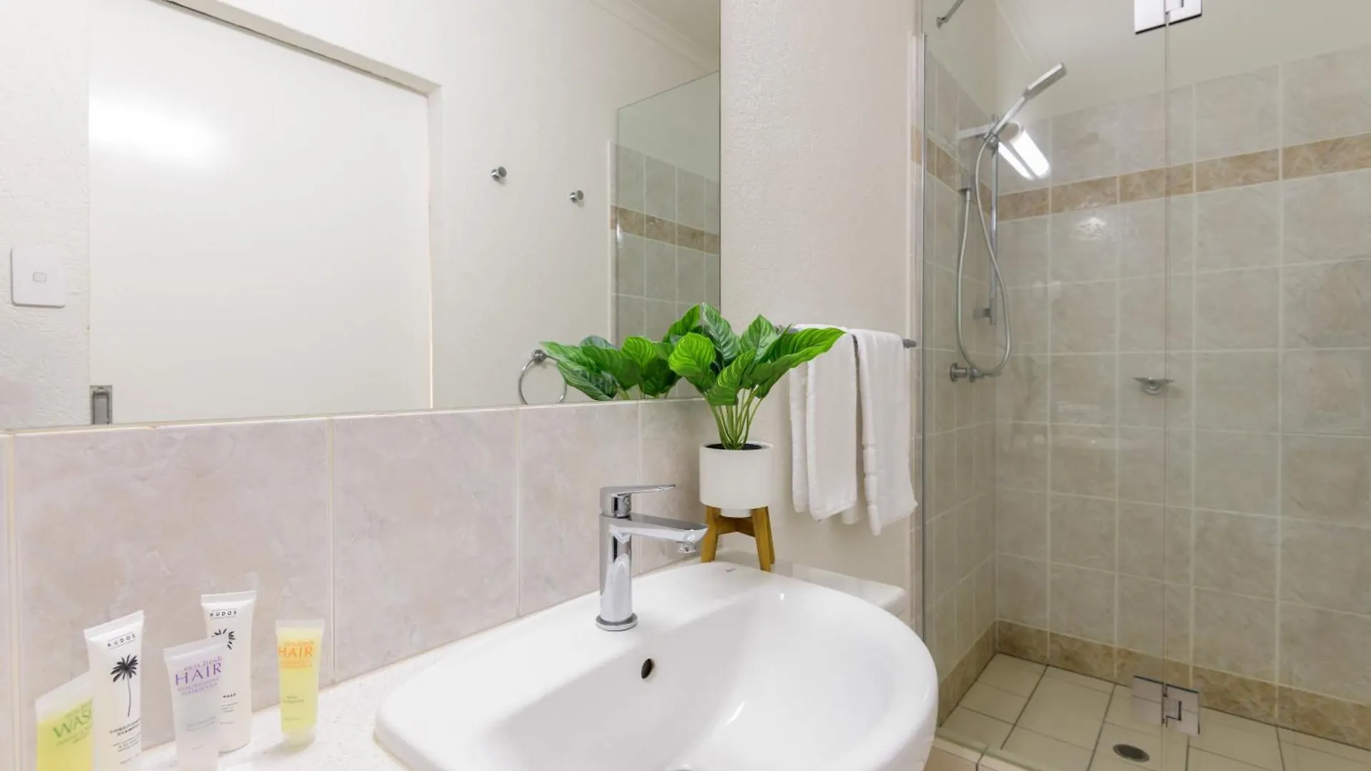 1 Bedroom @ Palm Villas #22 Port Douglas Australia