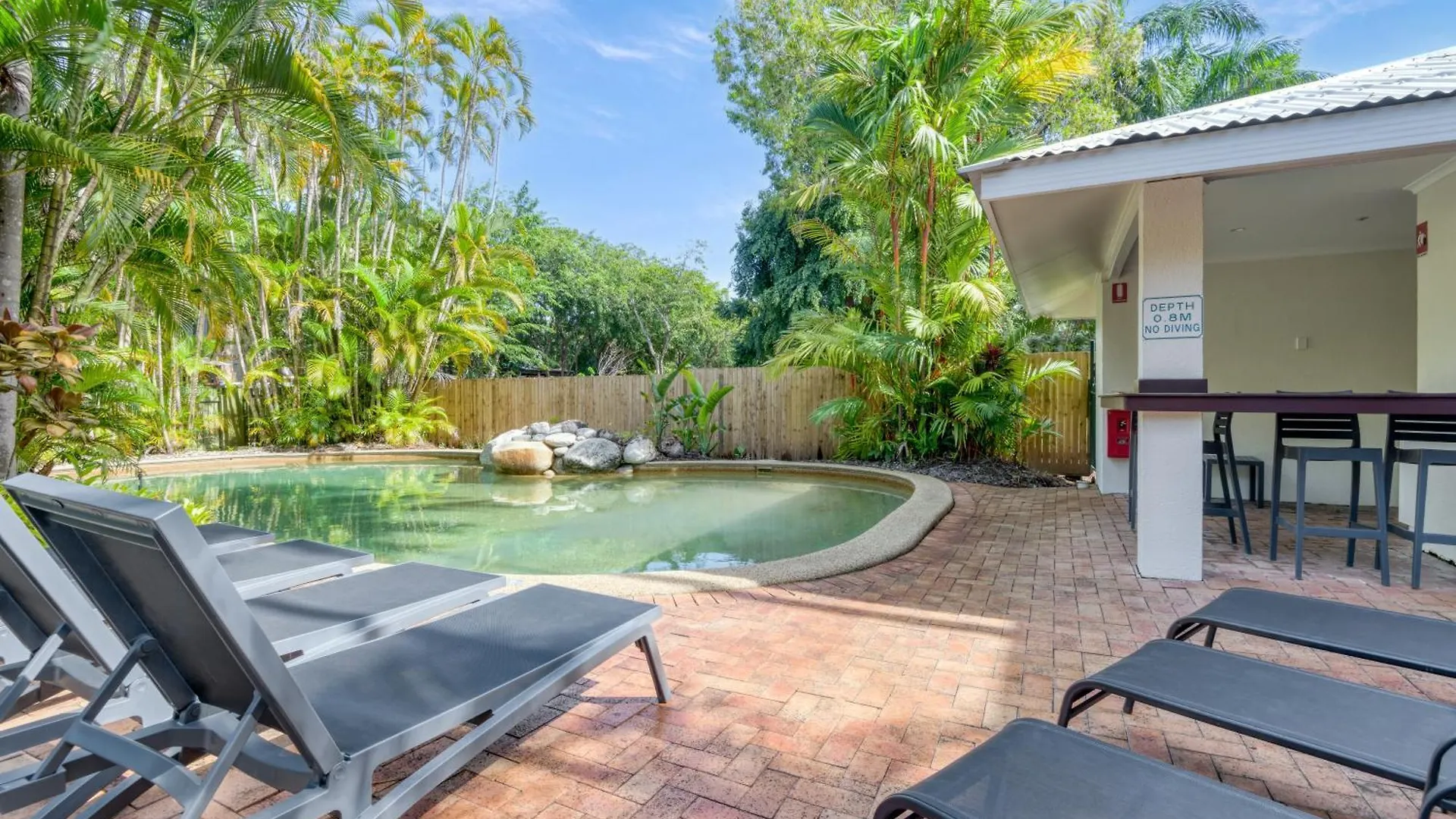 1 Bedroom @ Palm Villas #22 Port Douglas Apartment
