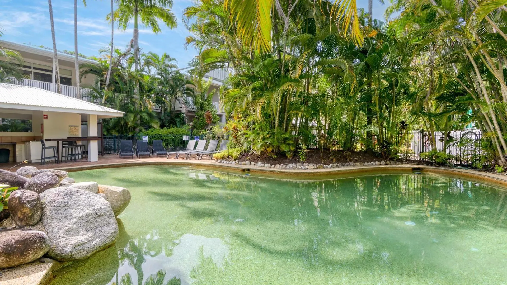 Apartment 1 Bedroom @ Palm Villas #22 Port Douglas Australia